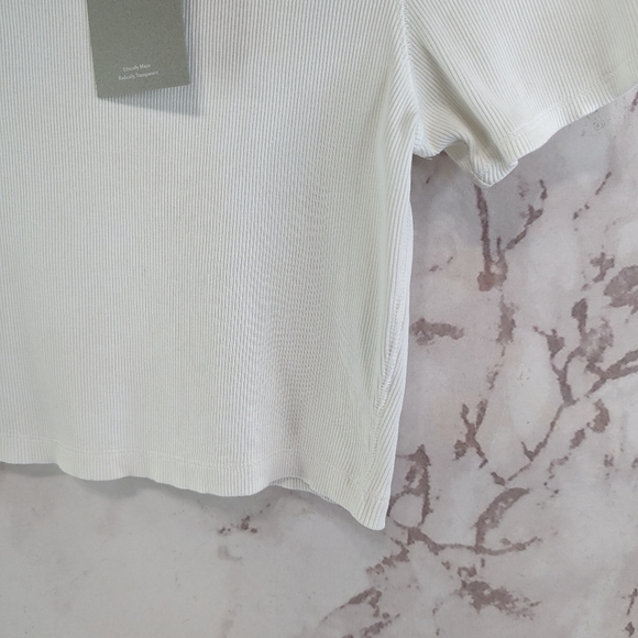 Everlane White Short Sleeve Tee - Picture 5 of 12